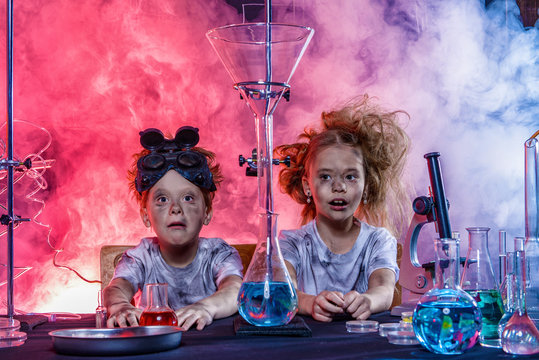 children doing experiments