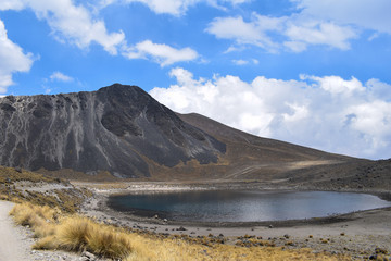 Erloschener Vulkan Nevado de Toluca, Xinantécatl, Lago de la Luna, Kratersee, Vulkansee, Gebirge, Mexiko