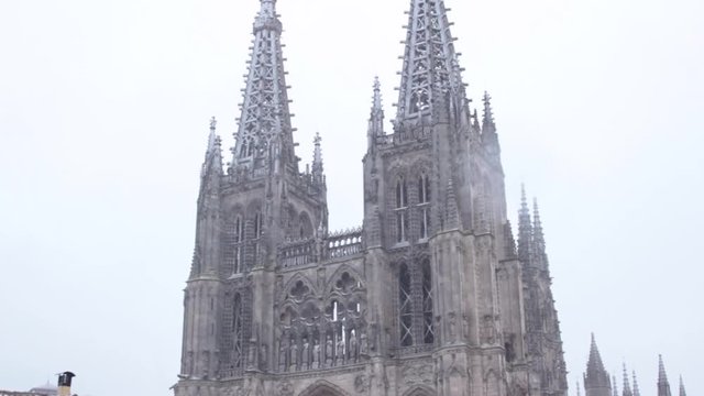 Catedral de Burgos en un d&iacute;a de nieve