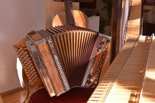 Saiteninstrumente