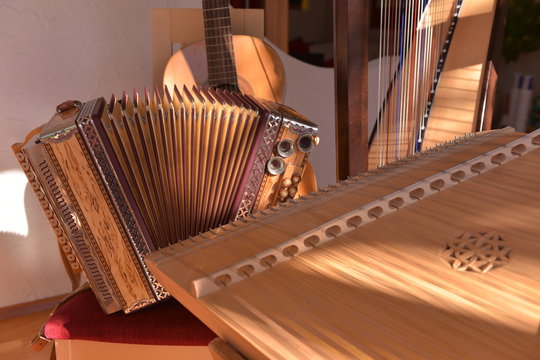 Saiteninstrumente