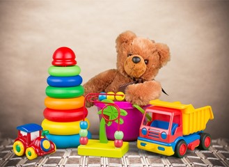 Bear and color toys