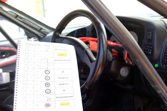 Roadbook im Rallyesport