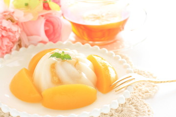 Peach and Almond Tofu for Chinese dessert image