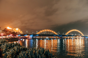 Obraz premium dragon bridge vietnam