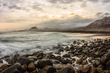 Obraz premium Scenics from the beaches of the sea of cortez, where the desert meets the sea, Baja California sur Mexico.