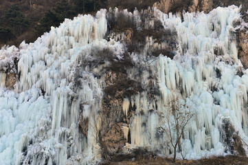 Obraz na płótnie Canvas Winter landscape frozen waterfalls