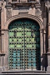Obraz premium Details of the doors from the Cathedrals and churches of Cusco. Peru.