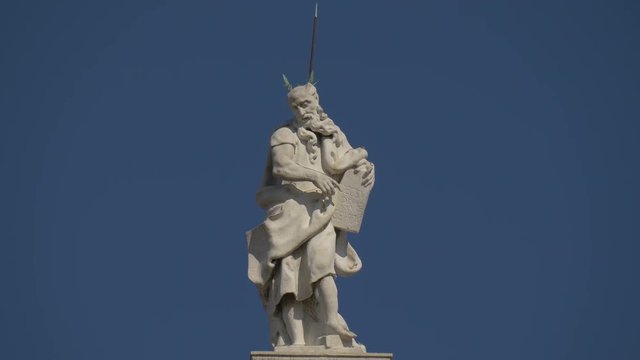 Statue on Chiesa di San Moise