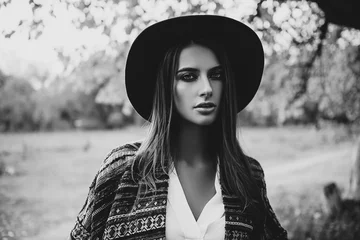Gordijnen mooi meisje met hoed © Andrey Kiselev
