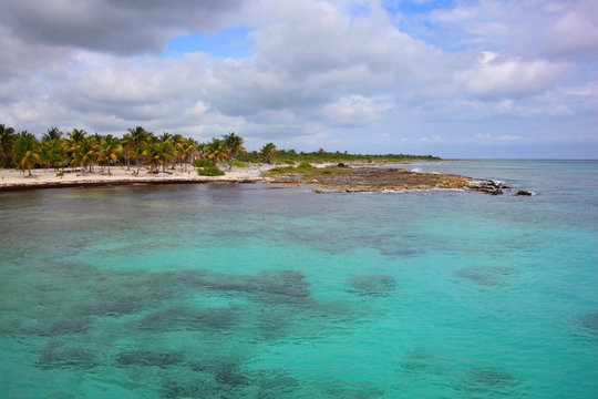 Coastline of Costa Maya near the village of Mahahual, next to the Cruise ship port, Quintana Roo, Mexico.