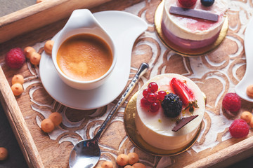 Sommerliche Kuchen mit frischen Beeren