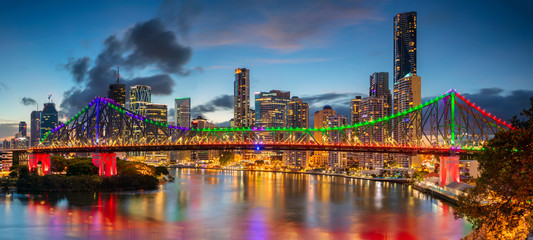 Brisbane. Cityscape image of Brisbane skyline panorama, Australia during dramatic sunset. - obrazy, fototapety, plakaty