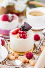 Sommerliche Kuchen mit frischen Beeren