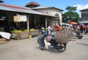 Zanzibar, Zanzibar City, market scene in the old town, in Stone Town
