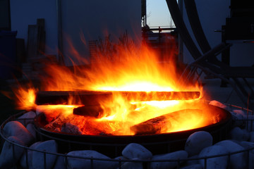 Obraz premium Lagerfeuer und Grillen