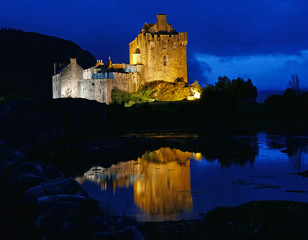 Scotland, Eilean Donan Castle in Loch Duich