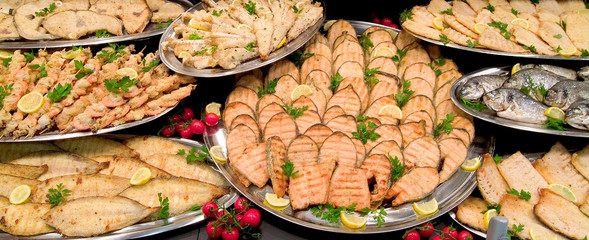 Banco gastronomia, piatti di pesce e frutti di mare