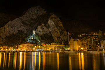 Fototapeta premium Omis Night