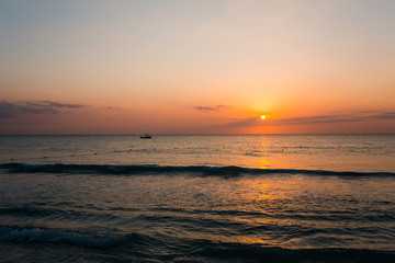 Fototapeta na wymiar Sonnenuntergang in der Karibik auf der Jamaika