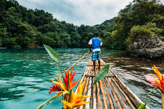     Bambus Fahrt in blue lagoon auf Jamaika 