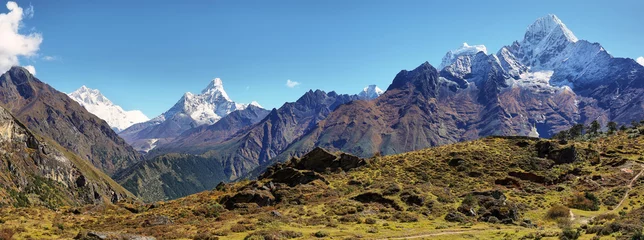 Fotobehang Himalaya Ama Dablan and Thamserku mountain views