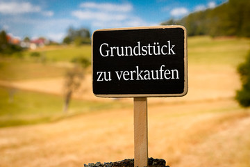 Schild - Grundstück zu verkaufen