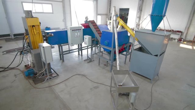 Production Modern Conveyor Line For Tile Plastic recycling