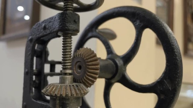 Retro mechanical press with gear train

