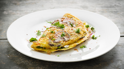 Omelett mit Pilzen - Omelette with mushrooms