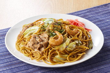 やきそば　Yakisoba (stir-fried soba noodles)