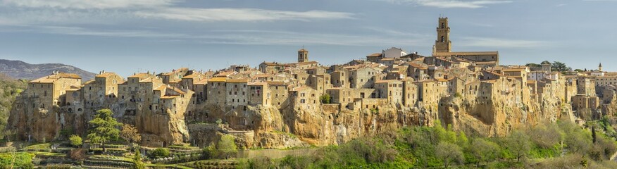 Fototapeta na wymiar beautiful morning panorama of old city in Tuscany in Italy