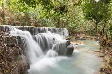 Fototapeta na wymiar Laos Waterfall 2