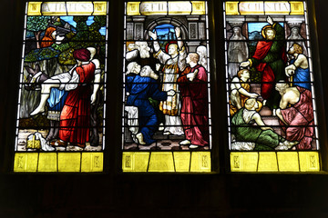 Obraz na płótnie Canvas Kirchenfenster, hinten St. Mauritius Kirche, Zermatt, Wallis, Schweizer Alpen, Schweiz, Europa