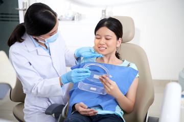 Obraz premium Look at your new teeth