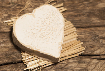 fromage camembert en cœur 