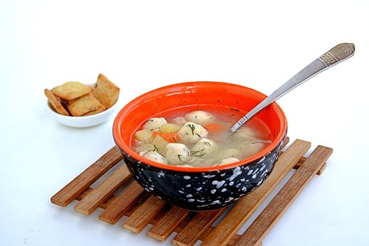 Light vegetable soup with semolina dumplings