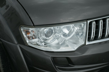 Car's headlight details