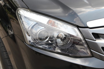 Car's headlight details