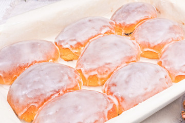 leckere frühstücks-sonntags-brötchen