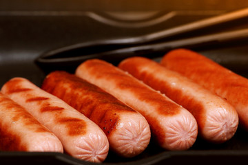 жареные сосиски, барбекю 