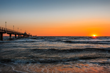 Pier, Seebrücke Zinnowitz im Sonnenaufgang, Blaue Stunde. Ostsee, Insel Usedom, Deutschland_003