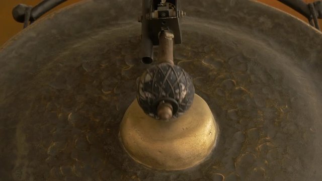 Automatic gong 