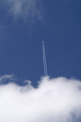 青空と雲（雲から現れた飛行機）「空想・雲のモンスター」（力強い、勇ましい、元気ななどのイメージ）雲などにコピースペース