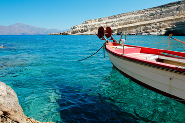 Bateaux de p&ecirc;che dans la baie de Matala en Cr&egrave;te