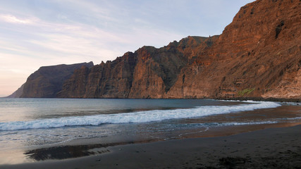 Fototapeta na wymiar Sunset cliffs of Los Gigantes