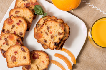 delicious dried fruit cake