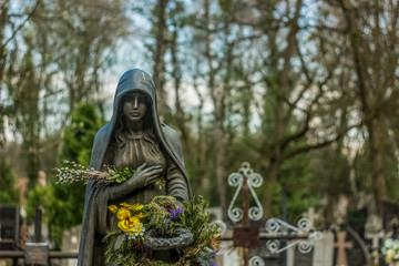 backwood statue in cemetery