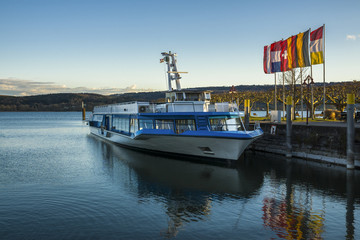 Hafeneinfahrt Radolfzell am schönen Bodensee 