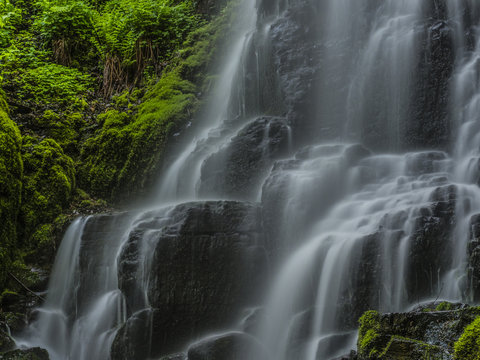 Fairy Falls Culumbia River Gorge up close